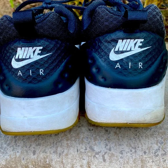 ❤️Host Pick❤️ Nike Air Max Motion Low Cross Trainer/ Running Style 833260 010 - Picture 4 of 9